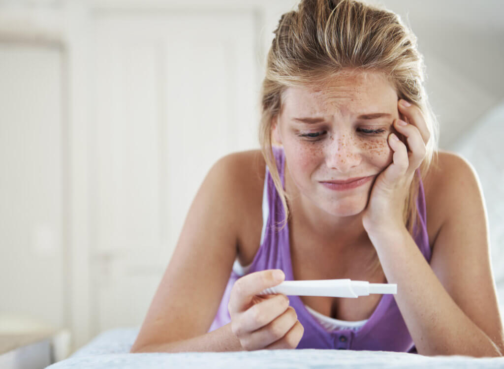 My Teenage Girlfriend is Pregnant [5 Ways You Can Help] 